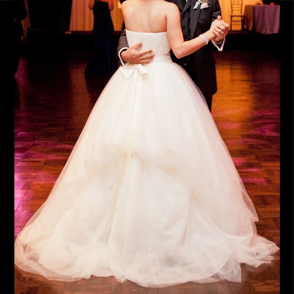 Vera Wang Emmeline Wedding Dress - Picture 7 of 8